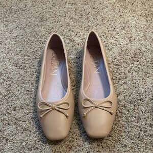 Nude flats